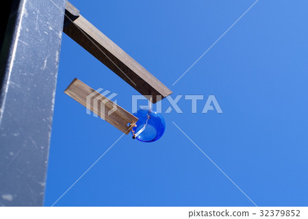 A wind chime looking up One summer Under the sky Transparent blue d A wind chime looking up One summer Under the sky Transparent blue d 32379852