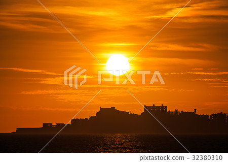 Battleship island and sunset Battleship island and sunset 32380310