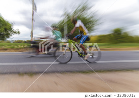 Cycling Cycling 32380312