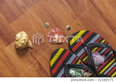 Slipper with seashell 32380575