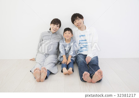 2 generations image parent and child 2 generations image parent and child 32381217