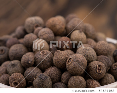allspice allspice 32384568