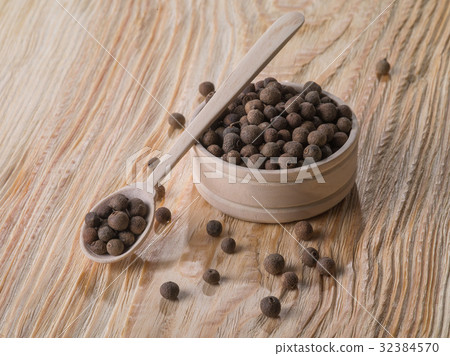 allspice allspice 32384570