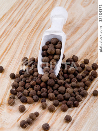 allspice allspice 32384571
