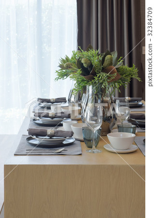 Modern classic style dining set in white and gray Modern classic style dining set in white and gray 32384709