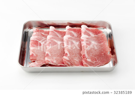 Sliced pork shoulder 32385189