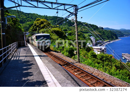 Izu Kitagawa Station JR 185 Limited Express Odori 2017年5月(靜岡縣東伊豆) Izu Kitagawa Station JR 185 Limited Express Odori 2017年5月(靜岡縣東伊豆) 32387274