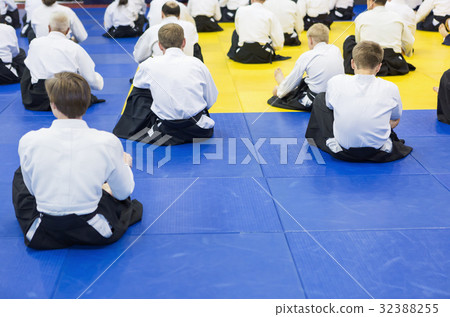 People practice Aikido People practice Aikido 32388255