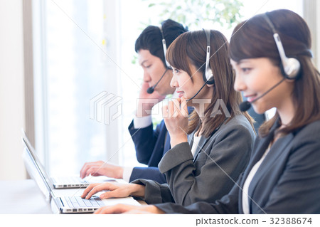 Operator, call center, suit, staff, 3 people 32388674