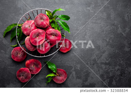 Peach, fresh peaches with leaves Peach, fresh peaches with leaves 32388834