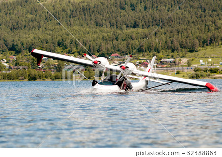 twin-engine light hydroplane twin-engine light hydroplane 32388863