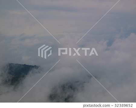 The sky, mountains. The sky, mountains. 32389652
