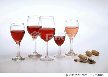 Various wines Various wines 32390080