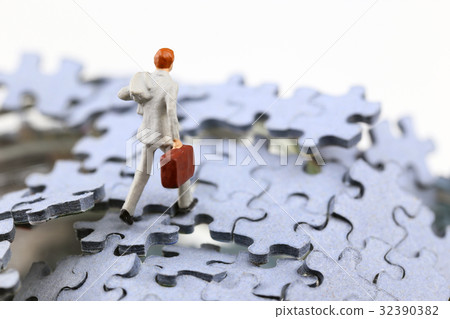 Dangerous puzzles and businessmen Dangerous puzzles and businessmen 32390382