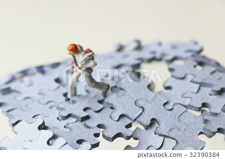 Dangerous puzzles and businessmen Dangerous puzzles and businessmen 32390384