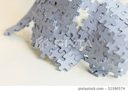 Collapsed Jigsaw Puzzle 32390574