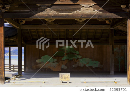 Noh stage of Itsukushima shrine 32395701