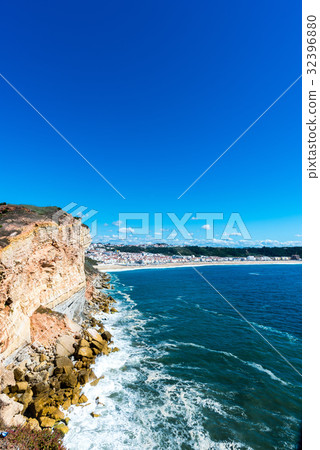 拿撒勒（葡萄牙）的城市和懸崖 32396880