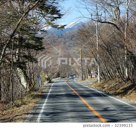 Mountain road in Nikko, Japan Mountain road in Nikko, Japan 32399115