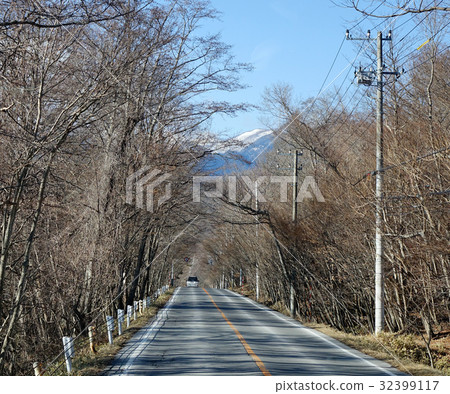 Mountain road in Nikko, Japan Mountain road in Nikko, Japan 32399117