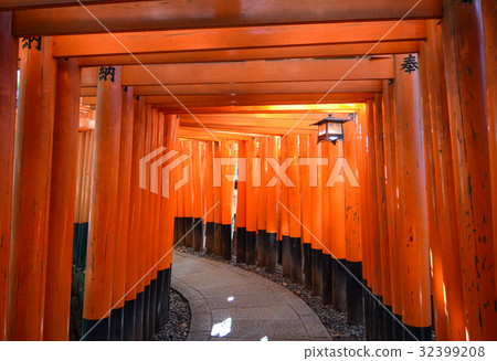 Fushimi Inari Shrine in Kyoto, Japan 32399208