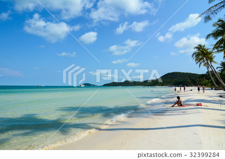 Seascape of Phu Quoc island in Vietnam Seascape of Phu Quoc island in Vietnam 32399284