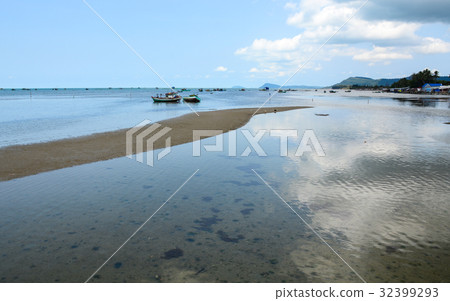 Seascape of Phu Quoc island in Vietnam Seascape of Phu Quoc island in Vietnam 32399293