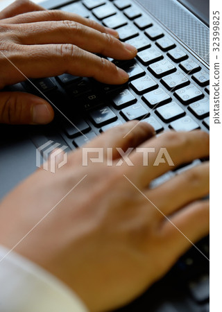 商務 辦公 程式設計 工程師 上班族 工作 敬業 專家 設計師 精英 職業 文書處理 打電腦 專業 商務 辦公 程式設計 工程師 上班族 工作 敬業 專家 設計師 精英 職業 文書處理 打電腦 專業 32399825