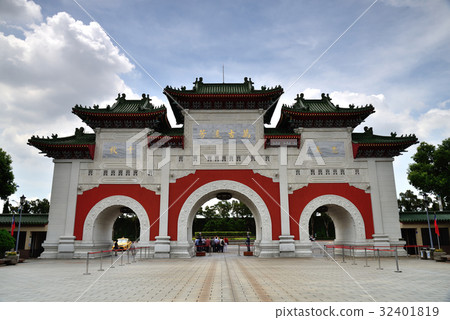 風景 台灣 台北忠烈祠 衛兵 休閒娛樂 儀隊表演 旅遊勝地 儀隊禮兵交接 雲彩 觀光景點 建築 大直 32401819
