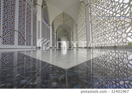 The corridor of the Blue Mosque in Malaysia The corridor of the Blue Mosque in Malaysia 32401967
