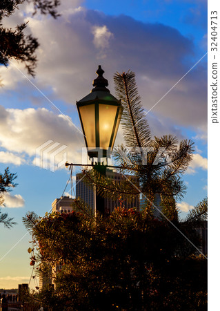 Vintage street lamp, bokeh lights leaves of trees, 32404713