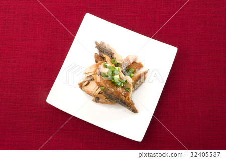 鰹魚的骨頭 32405587