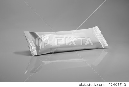 pattern white packaging for snack 32405740