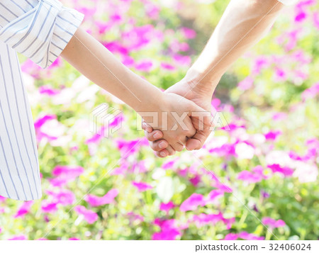 A hand connected to the flower bed flower A hand connected to the flower bed flower 32406024