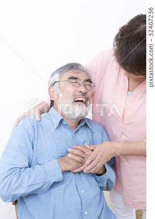 心髒病發作圖像老年心絞痛心臟梗塞心髒病心悸心律失常心力衰竭心髒病發作 32407236