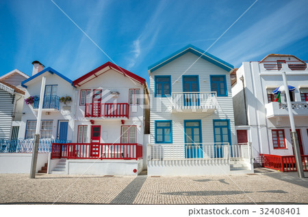 Costanova五顏六色的房子 32408401