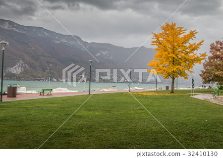 Lake Annecy Lake Annecy 32410130