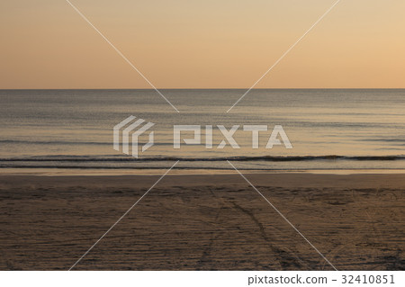 Beautiful sea of summer background and sunset  32410851