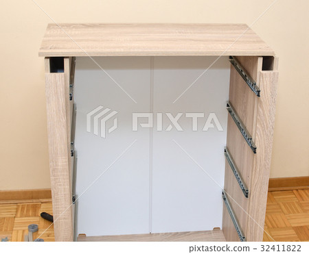 Half Assembled Chest of Drawers 32411822