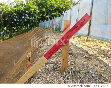 We will carry out disaster prevention construction on the steep slope where there is a risk of collapse 32412653