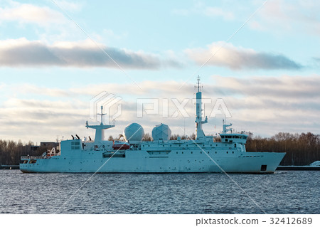 White military ship White military ship 32412689