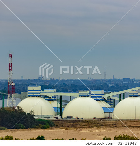 Fertilizer terminal with saltpeter Fertilizer terminal with saltpeter 32412948