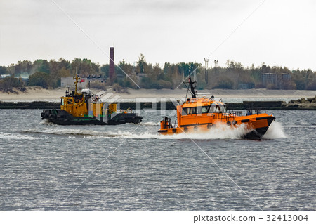 Orange pilot ship Orange pilot ship 32413004