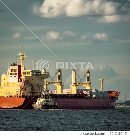 Red cargo ship 32413045