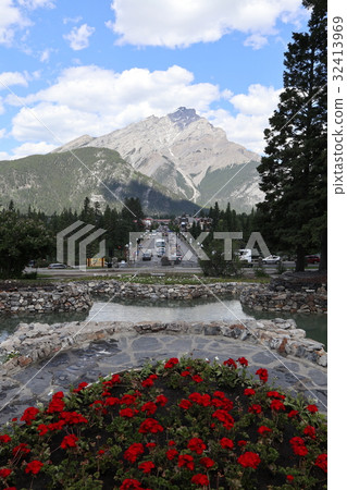 Canadian Rockies Banff streets 32413969