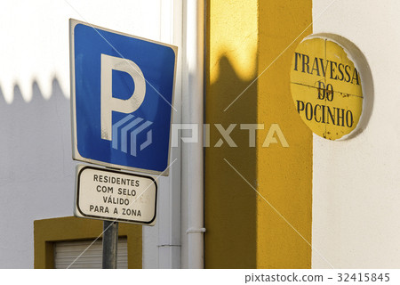 View parking signs Landscape 32415845