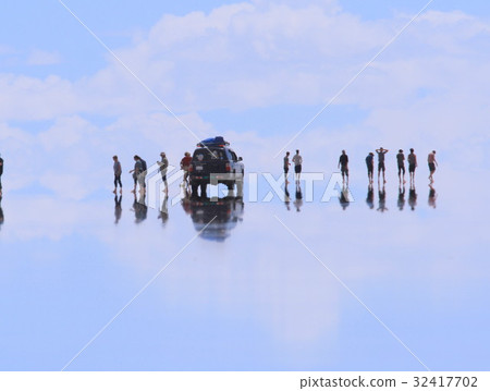 Uyuni Salt Lake 32417702