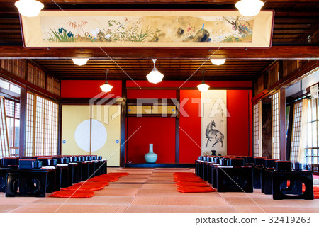 Somares · Ballroom 32419263