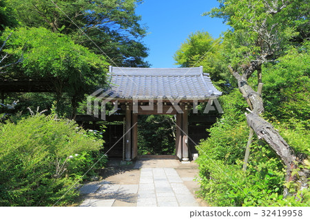 Encyen temple 32419958