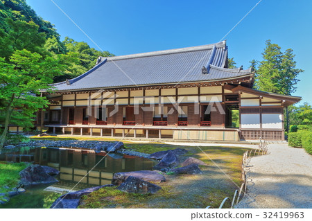 Round Temple Okutera Temple and Honjo Tall Garden 32419963